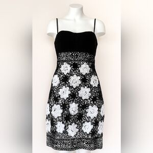 Vintage Sue Wong Size 8 Black & White Rosette Appliqué Beaded Silk Dress